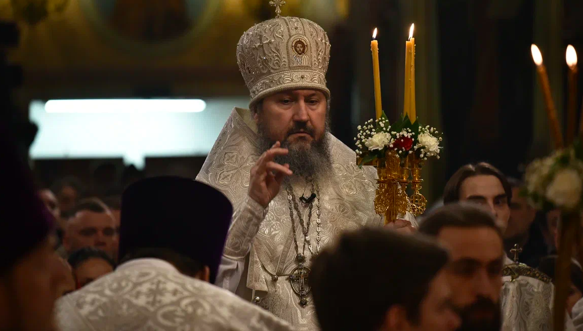 Фото Сотни прихожан пришли на ночную пасхальную службу в Вознесенский собор Новосибирска – 20 кадров 11 - Сиб.ФМ Фото Сотни прихожан пришли на ночную пасхальную службу в Вознесенский собор Новосибирска – 20 кадров 11